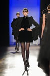 Показ Clarisse Hieraix — Aurora Fashion Week Russia SS14 (наряды и образы: чёрное коктейльное платье, чёрные прозрачные колготки, чёрные туфли)