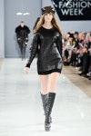 Pokaz Gaetano Navarra — Aurora Fashion Week Russia AW13/14 (ubrania i obraz: sukienka mini czarna, kozaki czarne)