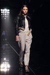 Показ Ianis Chamalidy — Aurora Fashion Week Russia SS14 (наряди й образи: сірі брюки, чорна шкіряна куртка)