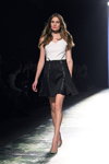Modenschau von LUBLU Kira Plastinina — Aurora Fashion Week Russia SS14 (Looks: schwarz-weißes Kleid)