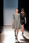Показ Ksenia Schnaider — Aurora Fashion Week Russia SS14 (наряды и образы: чёрные босоножки, серое платье)