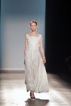 Pokaz Ksenia Schnaider — Aurora Fashion Week Russia SS14 (ubrania i obraz: sukienka biała, sandały czarne)