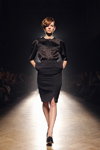 Desfile de Leonid Alexeev — Aurora Fashion Week Russia SS14 (looks: vestido negro, zapatos de tacón negros)