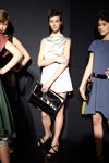 Prezentacja lidia.demidova — Aurora Fashion Week Russia SS14 (ubrania i obraz: suknia koktajlowa biała, kopertówka czarna, sandały czarne)