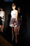Презентація lidia.demidova — Aurora Fashion Week Russia SS14 (наряди й образи: біла сукня, чорні туфлі)
