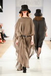 Modenschau von Lilia Kisselenko — Aurora Fashion Week Russia AW13/14 (Looks: schwarzer Hut)