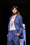 Desfile de Spijkers en Spijkers — Aurora Fashion Week Russia SS14 (looks: traje de pantalón azul)