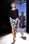 Spijkers en Spijkers show — Aurora Fashion Week Russia SS14 (looks: black sandals, black jumper)