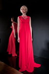 Presentación de Tallinn Fashion Week — Aurora Fashion Week Russia SS14 (looks: vestido de noche rojo)