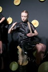 Präsentation von ZA-ZA — Aurora Fashion Week Russia SS14 (Looks: schwarze Bluse, schwarzer Rock)