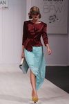 Modenschau von Karina Galstian — Belarus Fashion Week by Marko SS2014 (Looks: Burgunder farbene Bluse, türkiser Rock mit Schlitz, gelbe Pumps)