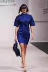 Modenschau von Karina Galstian — Belarus Fashion Week by Marko SS2014 (Looks: blaues Mini Kleid, weiße Sandaletten)