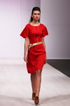 Показ VINT — Belarus Fashion Week by Marko SS2014 (наряди й образи: червона сукня, коричневі ботильйони)