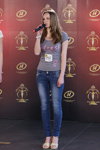 Кастинг на конкурс "Miss Supranational Білорусь 2013": співбесіда. Частина 3 (наряди й образи: сірий топ, сіні джинси)