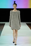 Modenschau von AYNI CPH — Copenhagen Fashion Week AW13/14 (Looks: graues Kleid aus Strickware)