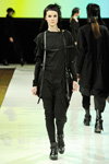 Показ BARBARA I GONGINI — Copenhagen Fashion Week AW13/14 (наряды и образы: чёрный костюм)