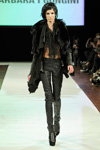 Показ BARBARA I GONGINI — Copenhagen Fashion Week AW13/14 (наряды и образы: чёрная куртка, чёрные брюки)