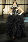 Desfile de By Malene Birger — Copenhagen Fashion Week AW13/14 (looks: vestido de noche negro)