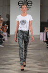 Дефиле финалисток Elite Model Look — Copenhagen Fashion Week SS14 (наряды и образы: белый топ, серые цветочные брюки)
