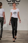 Дефиле финалисток Elite Model Look — Copenhagen Fashion Week SS14 (наряды и образы: белый топ, чёрные брюки, чёрные туфли)