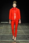 Pokaz Freya Dalsjø — Copenhagen Fashion Week AW13/14 (ubrania i obraz: półbuty czarne, spodnium czerwone)