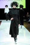 Modenschau von Ivan Grundahl — Copenhagen Fashion Week AW13/14 (Looks: schwarzes Kleid)