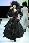 Pokaz Ivan Grundahl — Copenhagen Fashion Week AW13/14 (ubrania i obraz: kostium czarny, okulary przeciwsłoneczne)