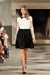 Desfile de Stasia — Copenhagen Fashion Week SS14 (looks: blusa blanca, falda de encaje negra, zapatos de tacón negros)