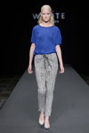 Показ Whiite — Copenhagen Fashion Week SS14 (наряды и образы: синий топ, полосатые чёрно-белые брюки)