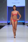 Dessous-Modenschau — CPM SS14 (Looks: roter BH, roter Slip)