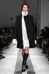 ДЛТ FASHION SHOW (наряды и образы: белое платье, чёрное пальто, чёрные сапоги)