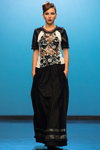 Pokaz Anna Subbotina — DnN SPbFW ss14 (ubrania i obraz: suknia wieczorowa czarna)