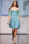 Modenschau von Fabric Fancy — DnN SPbFW ss14 (Looks: himmelblaues Kleid, türkise Sandaletten)