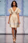 Показ Fabric Fancy — Дефіле на Неві SS2014 (наряди й образи: кремова сукня, бежеві туфлі)