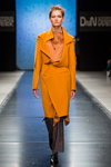 Показ Harlen — Дефіле на Неві SS2014 (наряди й образи: помаранчеве пальто, сірі брюки, чорні туфлі)