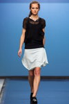 Vikki show — DnN SPbFW ss14 (looks: black top, white skirt, black pumps)