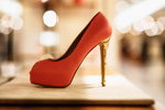 Crocus Atelier Couture / Fashion Day (looks: zapatos de tacón rojos)
