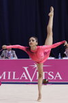 Djamila Rakhmatova. Djamila Rakhmatova — Puchar Świata 2013 (ubrania i obraz: trykot gimnastyczny w kolorze fuksji)