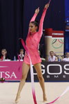 Djamila Rakhmatova. Djamila Rakhmatova — Weltcup 2013 (Looks: Fuchsia Gymnastikanzug)