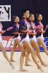 Maryia Katsiak, Hanna Dudzenkova, Aliaksandra Narkevich, Maryna Hancharova, Krystsina Kastsevich. Übung mit den Keulen. Weißrussland — Weltcup 2013