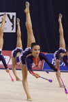 Maryna Hancharova, Aliaksandra Narkevich, Maryia Katsiak. Übung mit den Keulen. Weißrussland — Weltcup 2013