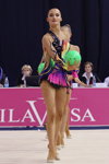 Aliaksandra Narkevich. Übung mit den Keulen. Weißrussland — Weltcup 2013