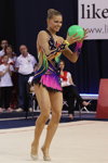 Maryna Hancharova. Übung mit den Keulen. Weißrussland — Weltcup 2013