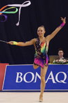 Hanna Dudzenkova. Übung mit den Keulen. Weißrussland — Weltcup 2013