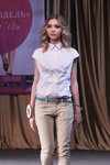 Півфінал конкурсу "Фотомодель" (наряди й образи: пісочні джинси, біла блуза з коротким рукавом)