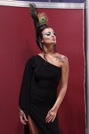 Wytatuowane piękności na wystawie "Interstyle 2013" (ubrania i obraz: suknia wieczorowa z rozcięciem czarna)