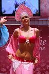 Dimanche lingerie show — Lingerie-Expo 2013 (looks: fuchsia guipure bra, pink kokoshnik, fuchsia guipure briefs)