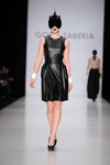 Pokaz GOGA SABEKIA — MBFWRussia FW13/14 (ubrania i obraz: półbuty czarne, skórzana sukienka czarna)