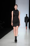 Modenschau von Juan Vidal — MBFWRussia FW13/14 (Looks: schwarzes Mini Kleid)