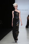 Pokaz Julia Dalakian — MBFWRussia FW13/14 (ubrania i obraz: suknia wieczorowa czarna, blond (kolor włosów))